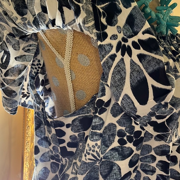 Loft outlet blue & white off the shoulder top size L - Picture 5 of 11